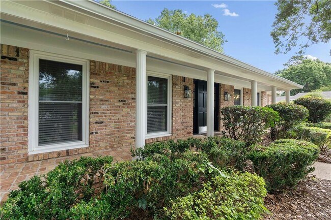 Building Photo - 5724 Marquis Ct