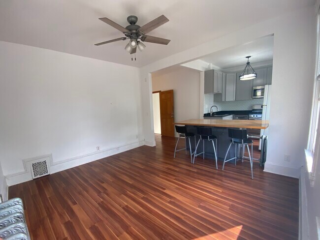 Foto del edificio - 918 W 26th St
