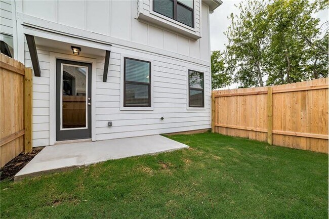 Foto del edificio - 151 Harvest Meadows Rd