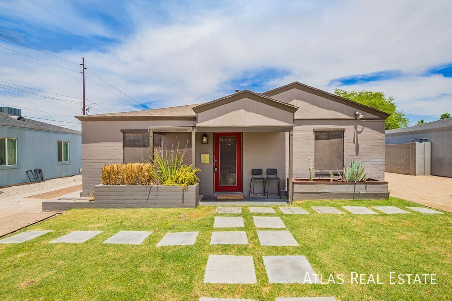 Primary Photo - 224 W Montecito Ave