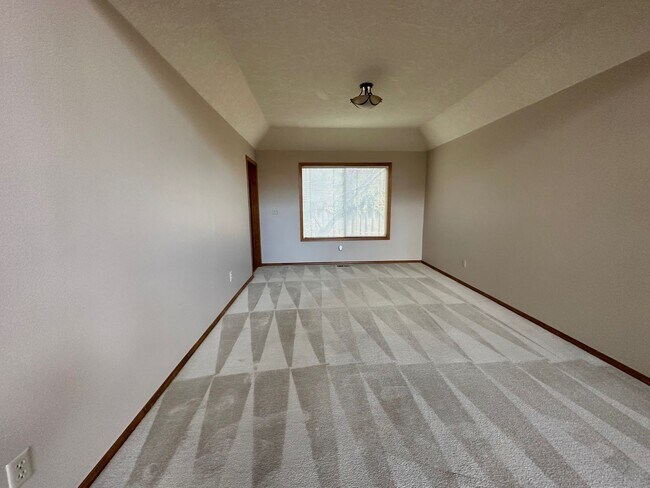 Building Photo - 16256 NW Kevin Ct