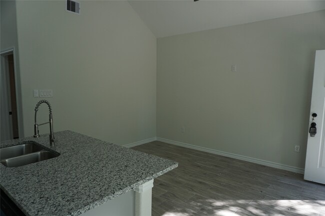 Building Photo - 9864 Arbor Oak