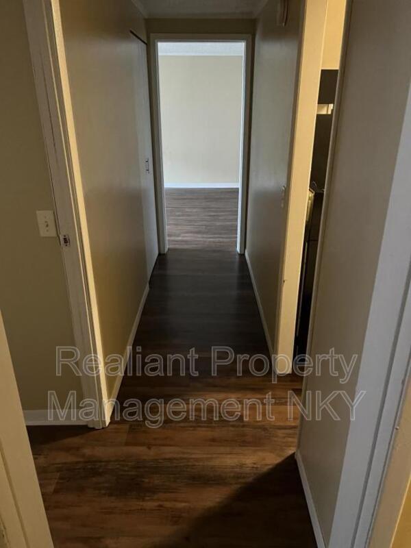 Building Photo - 604 Amhurst Dr