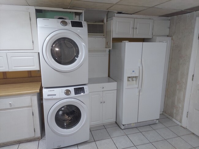 Foto del edificio - 7703 Huron Dr