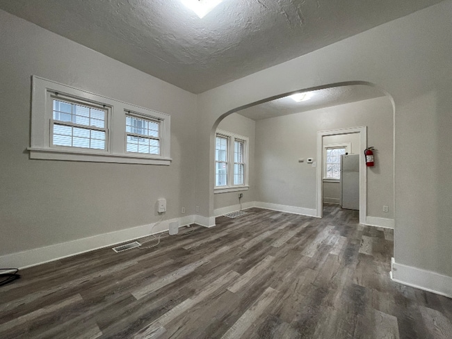 Building Photo - 417 S Fairmount St