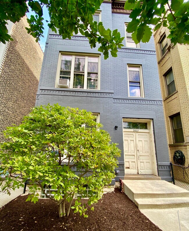 Building Photo - 2027 N Sheffield Ave