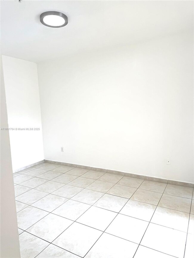Foto del edificio - 7340 NW 114th Ave
