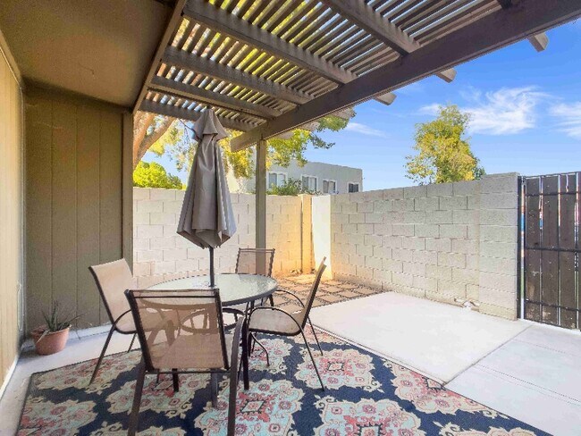 Foto del edificio - 6821 S Bonarden Ln