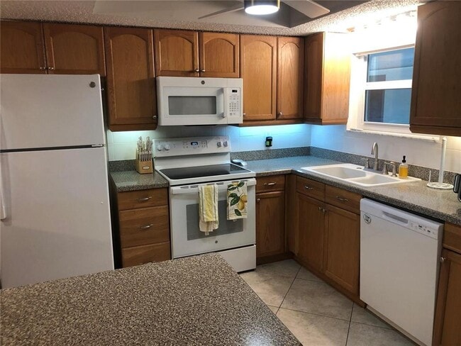 Foto del edificio - 4660 Marine Pkwy