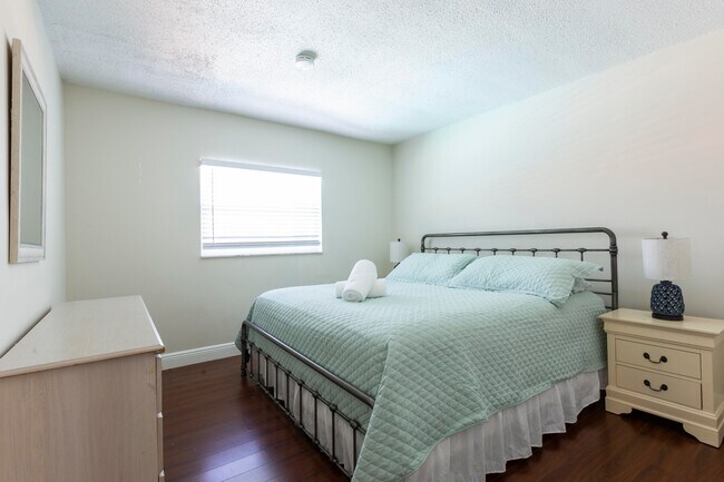 Foto del edificio - 709 Lindell Blvd