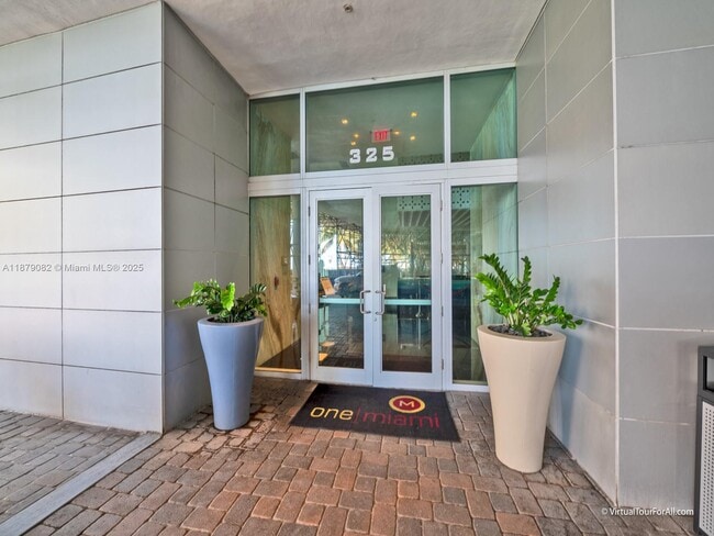 Building Photo - 325 S Biscayne Blvd