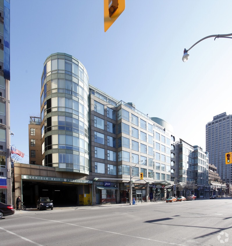 Primary Photo - Yorkville Village