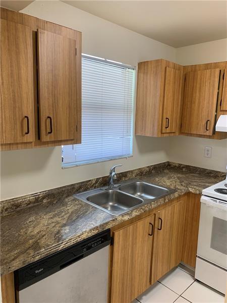 Building Photo - 6001 Shaker Wood Cir