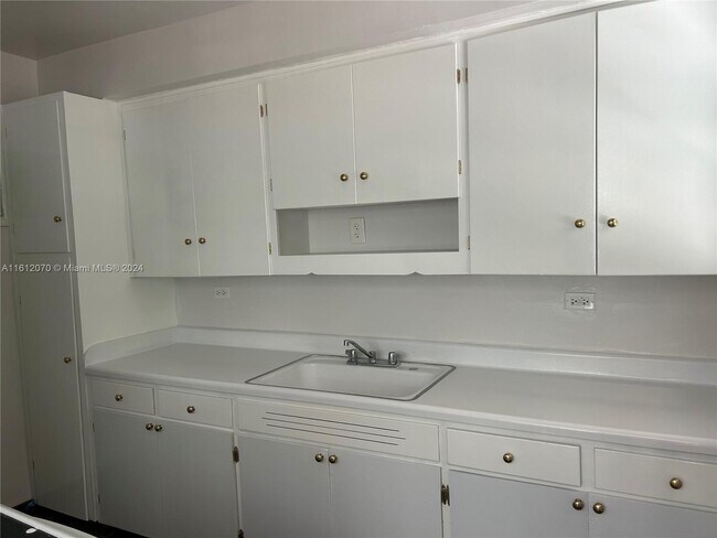 Foto del edificio - 1292 SW 23rd St