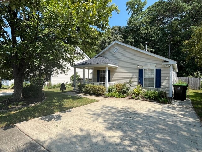 Photo - Classic 3BD, 2BA Apex Home in a Prime Loca...