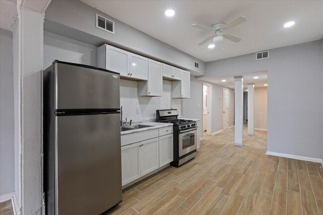 Foto del edificio - 1913 S Troy St