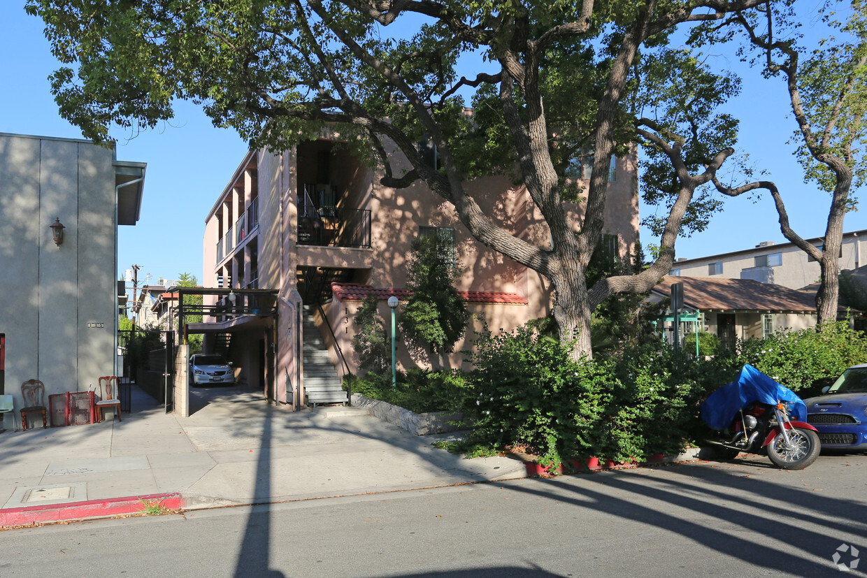 Foto del edificio - 131 S Belmont St