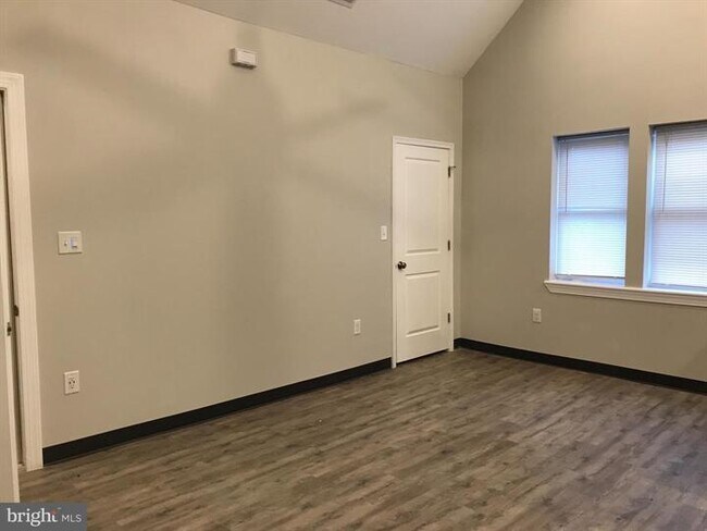 Foto del edificio - 6127 MacBeth Dr