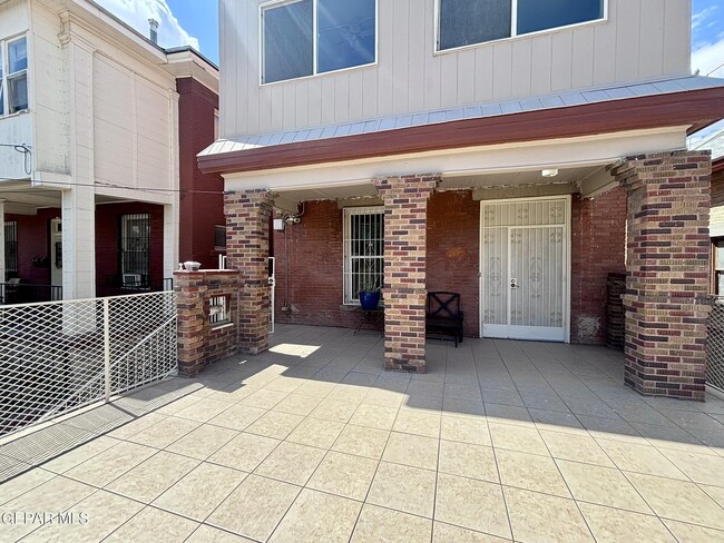 Building Photo - 215 W Rio Grande Ave