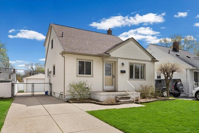 Building Photo - 2236 Tyler Ave