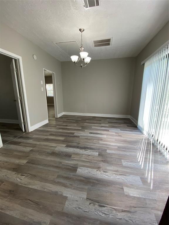 Building Photo - 212 E Lobit Ave