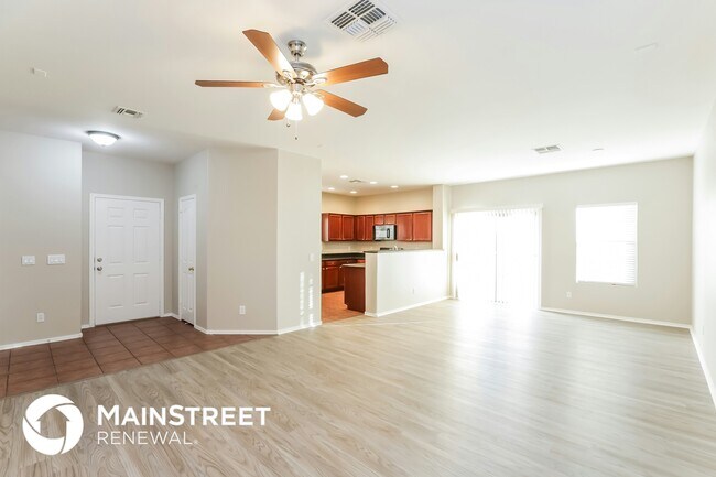 Foto del edificio - 9519 N 81st Dr