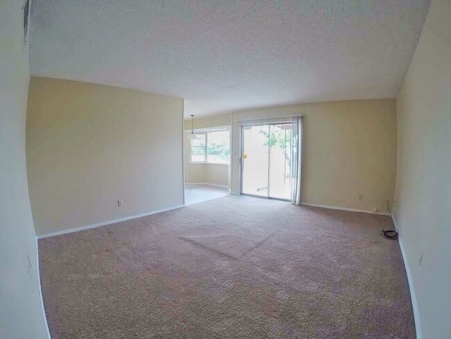 Building Photo - 221 Palmary Dr