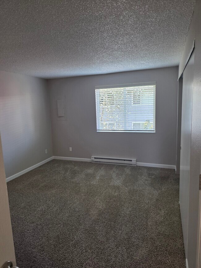 Bedroom #3 - West End Apartments