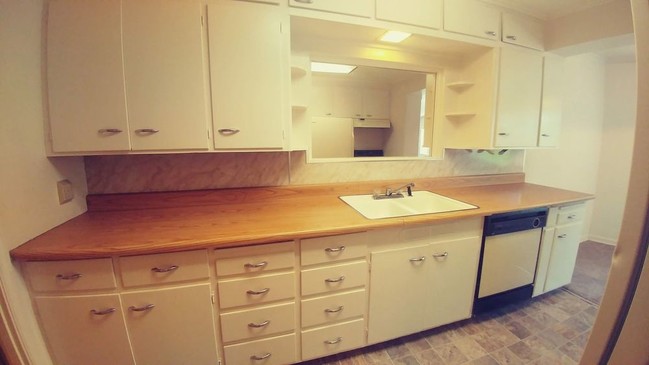 Foto del edificio - 12000 Sand Point Way NE