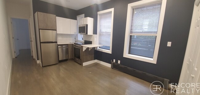 Building Photo - 2 Phillips St