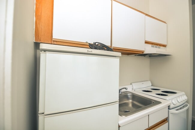 Foto del edificio - 3925 W Irving Park Rd