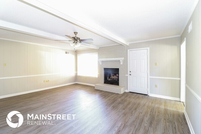 Building Photo - 5657 Redford Ave