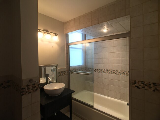 Foto del edificio - 28 W 49th St