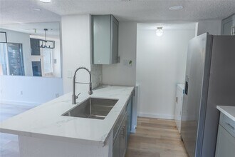 Building Photo - 3919 Fairmont Pkwy Building Photo - 3919 Fairmont Pkwy