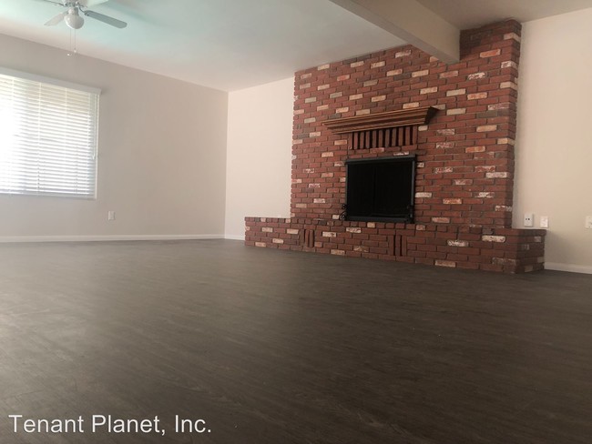 Building Photo - 4 br, 2.5 bath House - 2246 Barney Street