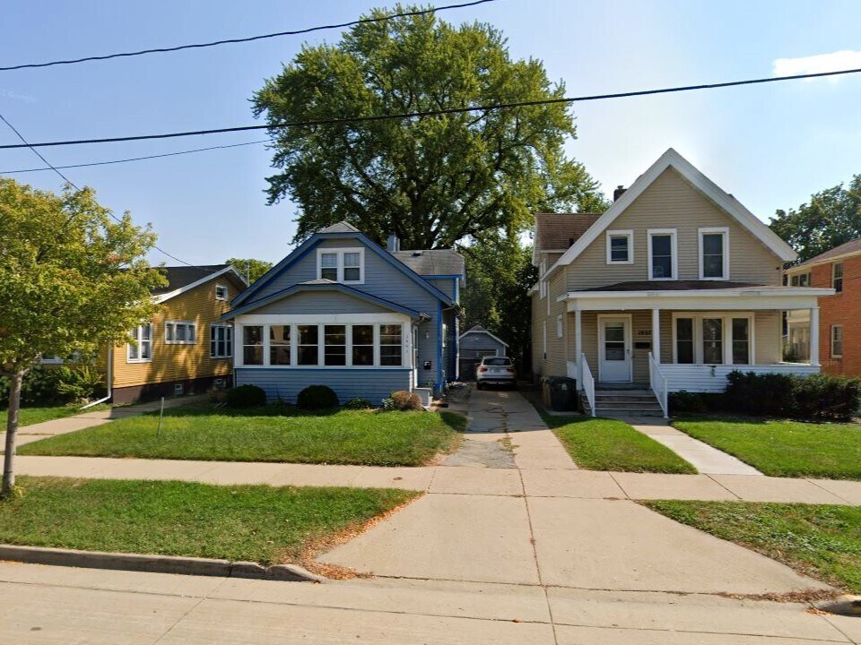 Primary Photo - 1941 E Washington Ave