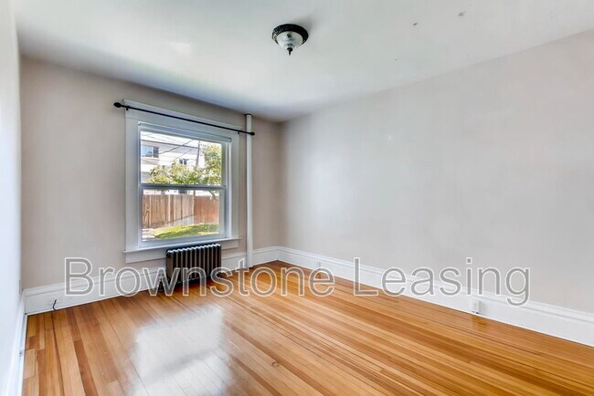 Foto del edificio - 1124 Emerson St