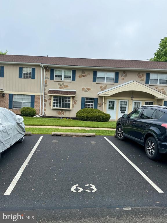 Foto del edificio - 63 Wexford Dr