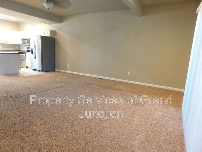 Foto del edificio - 1546 Poplar Dr