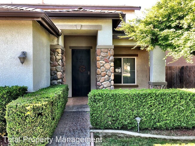 Building Photo - 5 br, 3 bath House - 143 W. Reese Ave.
