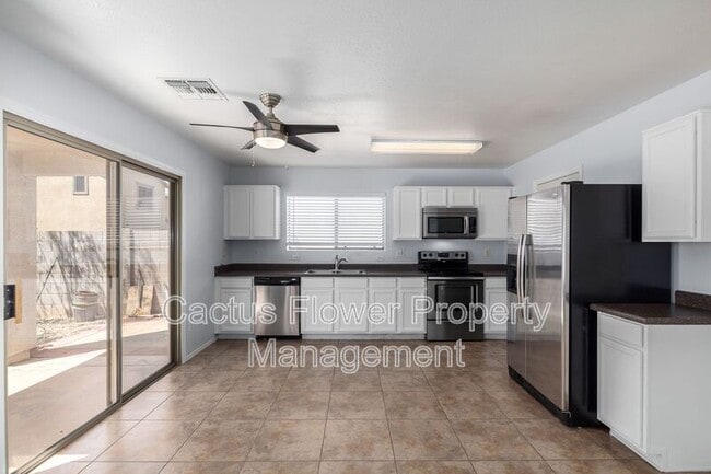 Building Photo - 2464 S Nielson St