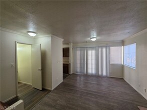 Building Photo - 5049 Spencer St