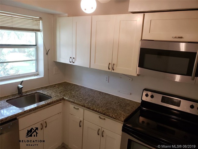 Building Photo - 5545 SW 80th St