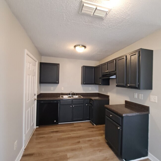 Building Photo - 3340 Burgess Dr