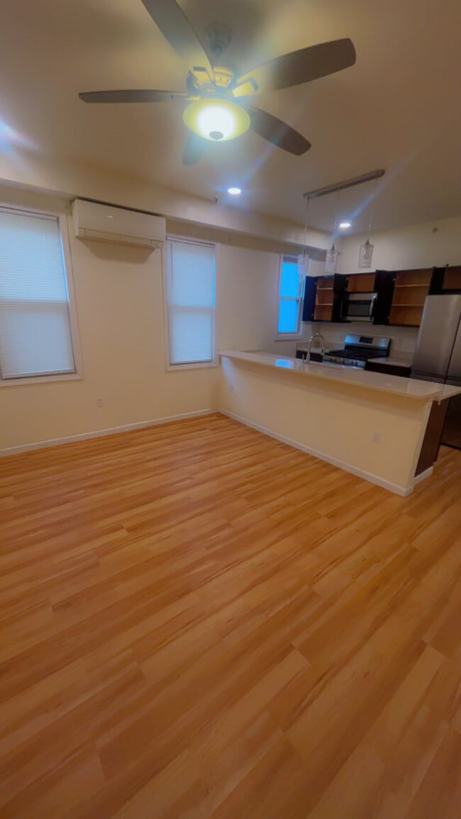 Foto del edificio - 171 Schiller St