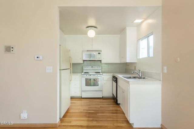 Building Photo - 6827 Pacific View Dr