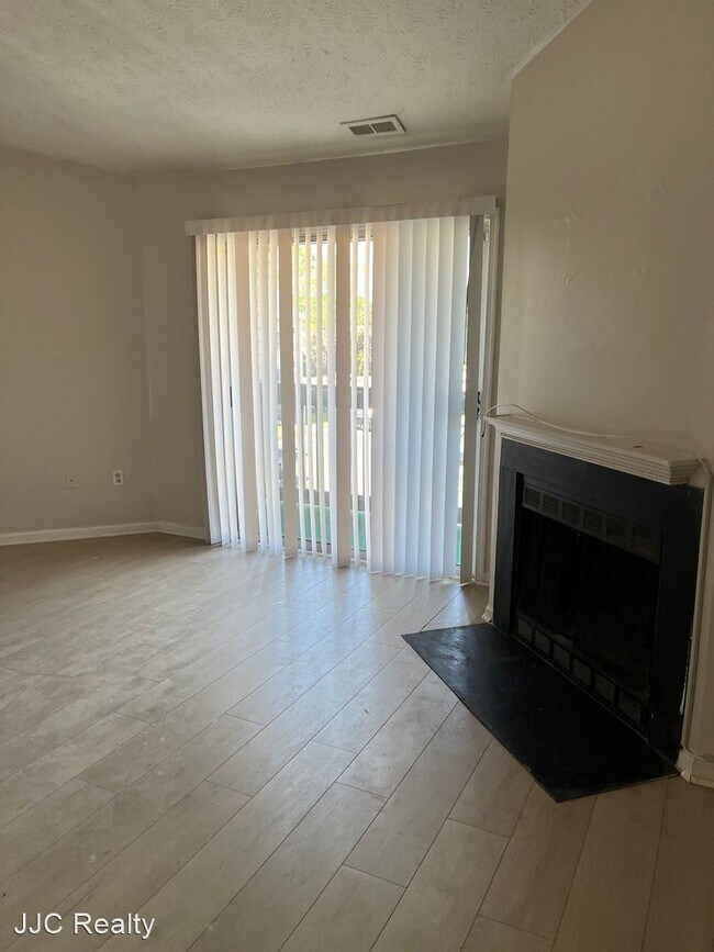 Building Photo - 2 br, 1.5 bath House - 77 Cape Dorey