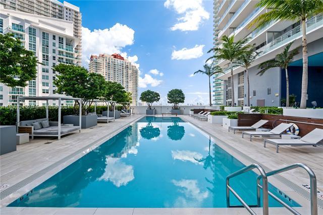 Building Photo - 1300 Brickell Bay Dr