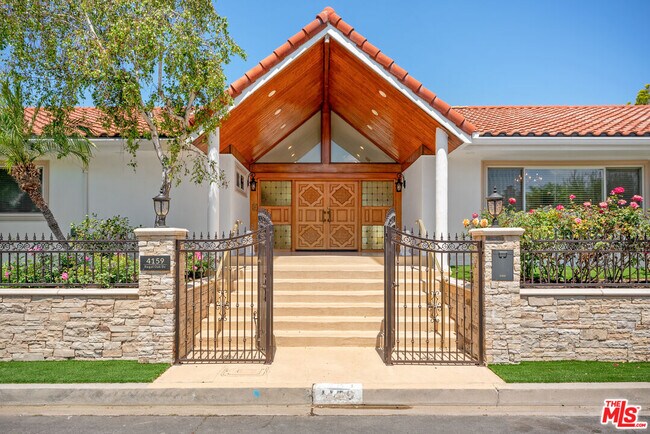 Foto del edificio - 4159 Regal Oak Dr
