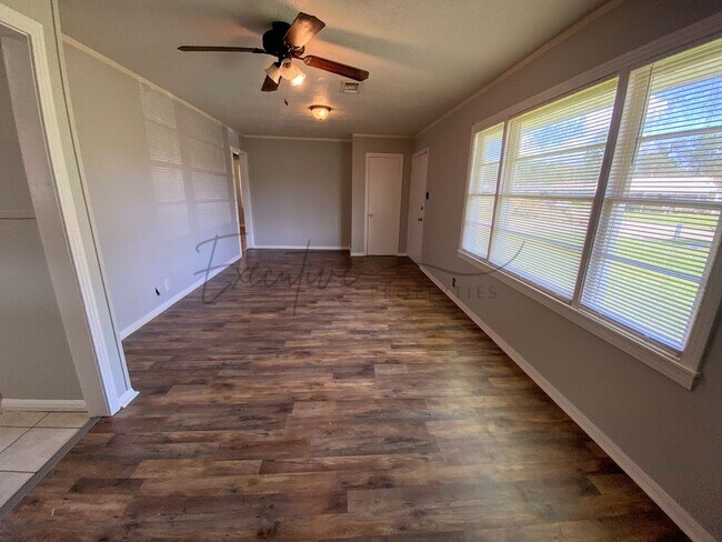 Building Photo - Affordable 3-Bedroom Home with Fenced Yard...